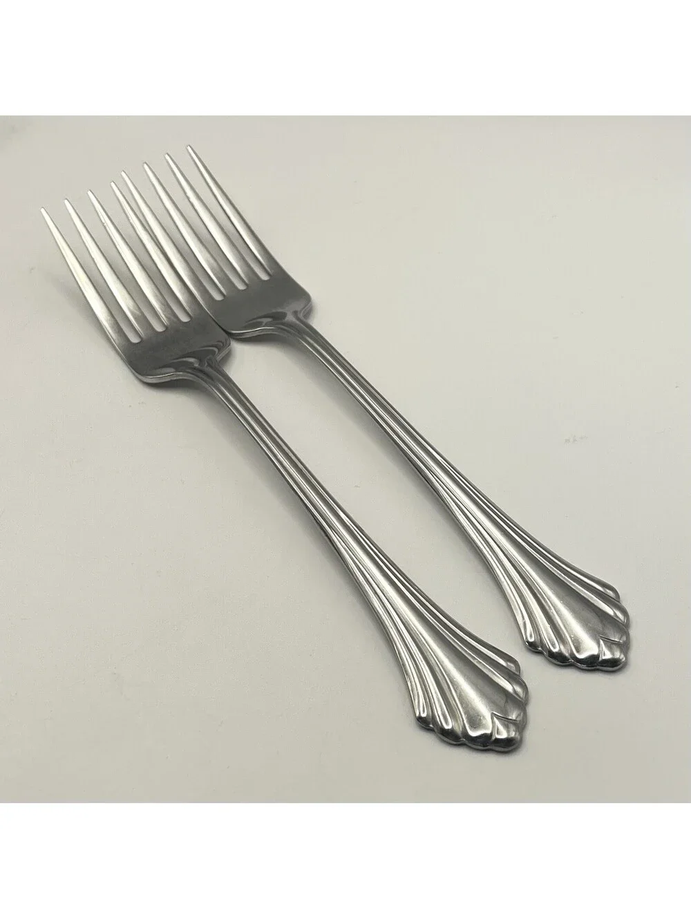 Oneida BANCROFT Glossy USA Stainless Flatware -- Lot of 2 Dinner Forks 7 3/8